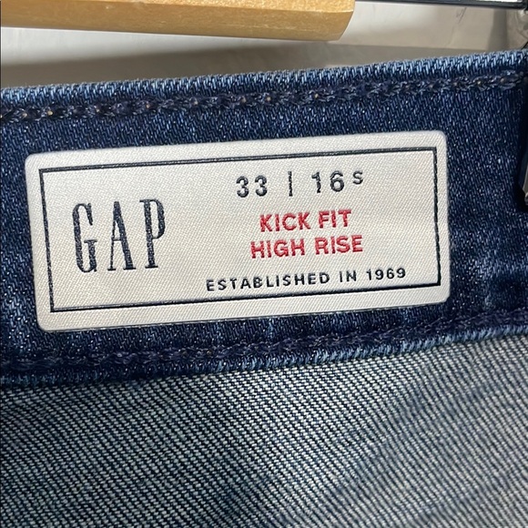 GAP Women's Blue Jeans Kick Fit High Rise with Frayed Hem - Picture 2 of 7